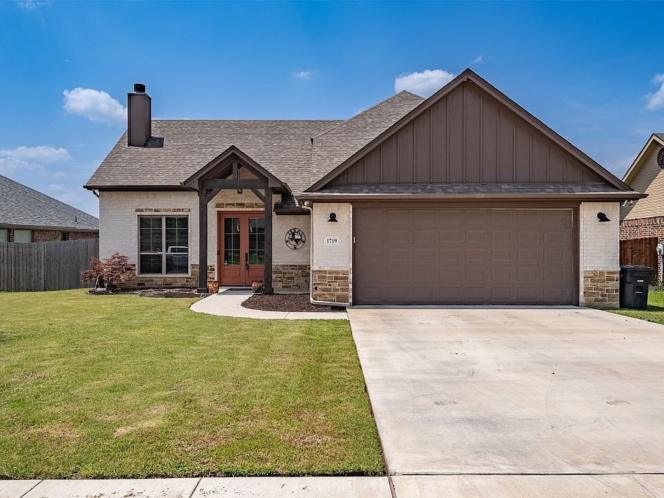 1719 Lakeway Dr, Cleburne, TX 76033 MLS 20339368 Zillow