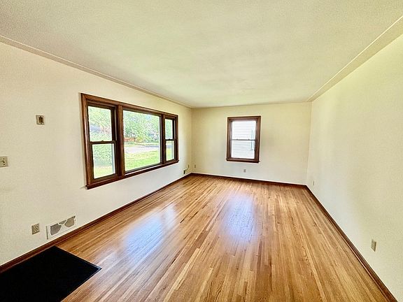 4th image of 7125 1st Ave S