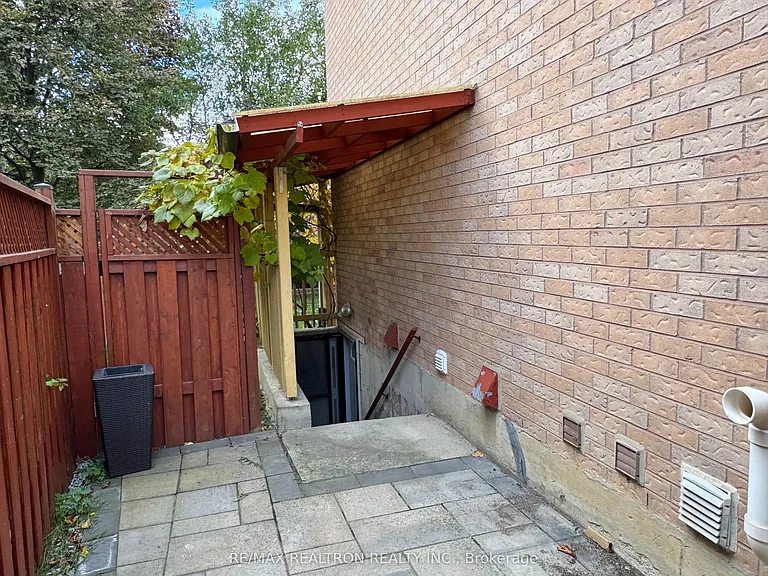 46 Thornbrook Ct #BASEMENT — Photo 5