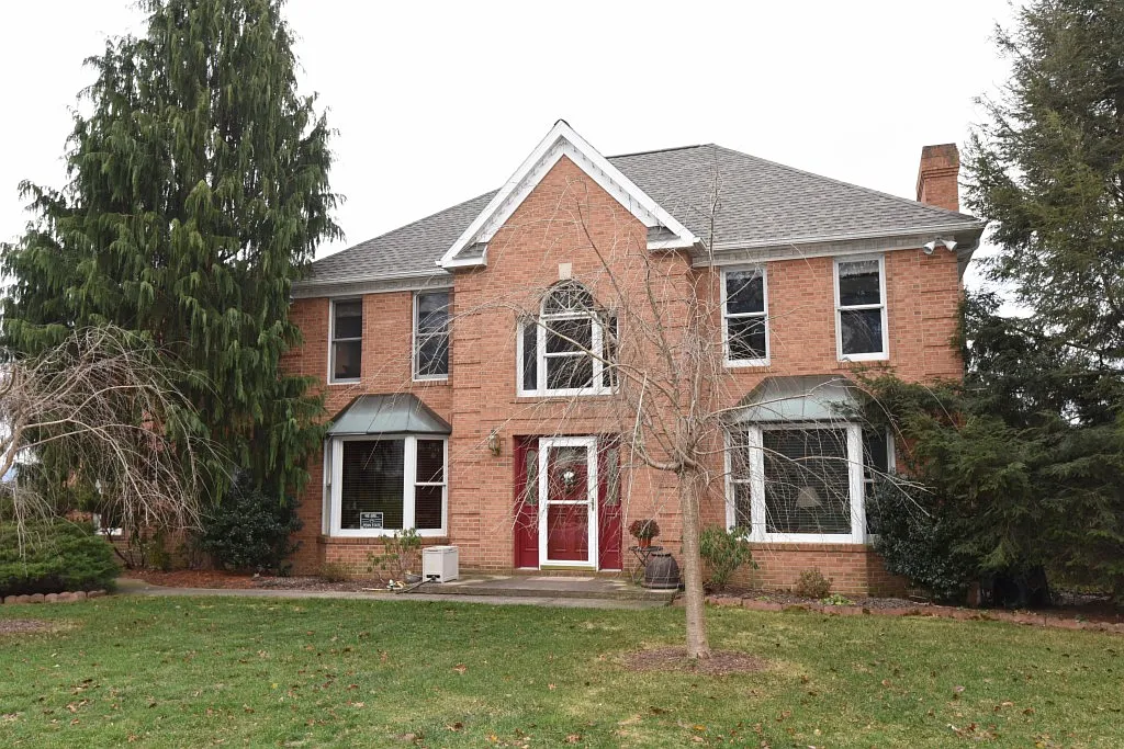 1325 Chestnut Ridge Dr photo 1