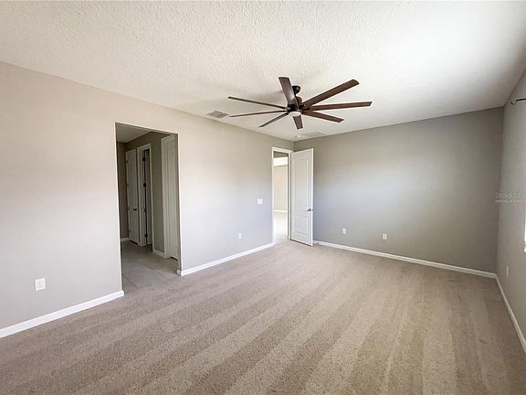 4th image of 2526 W End Dr