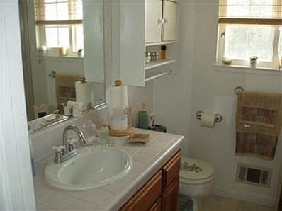 5th image of 9805 Oak Knoll Ave