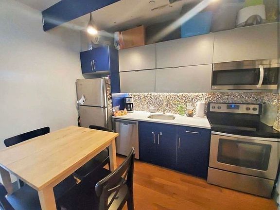 3rd image of 27 Woodbine St #4A