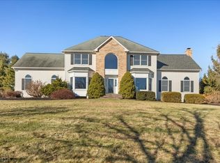 413 Greens Ridge Rd, Stewartsville, NJ 08886
