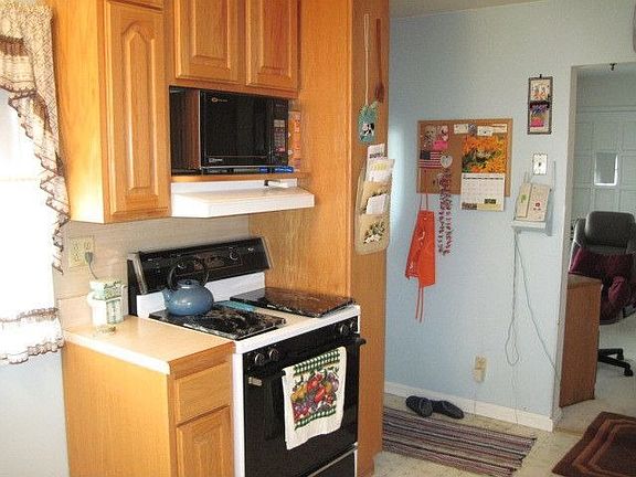 5th image of 2908 N Victoria Ave