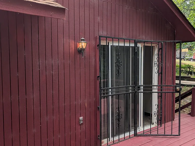 6004 Bartlett Ct — Photo 15