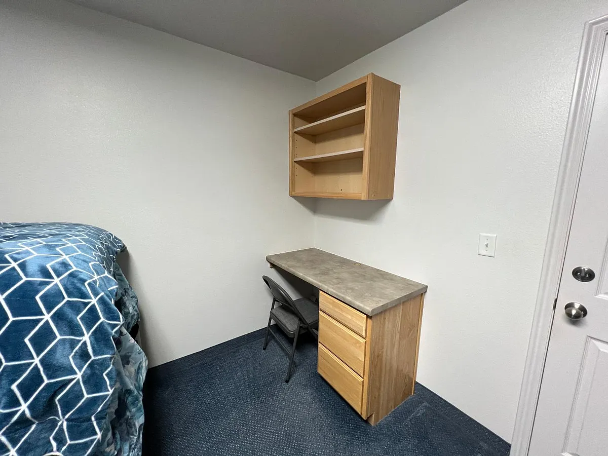 Unit Photo - 677 E 600 N #2-5
