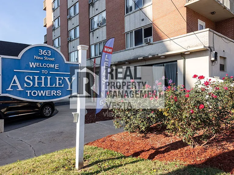Ashley Towers — Photo 1