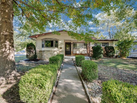 1458 N Georgie Ave, Derby, KS 67037