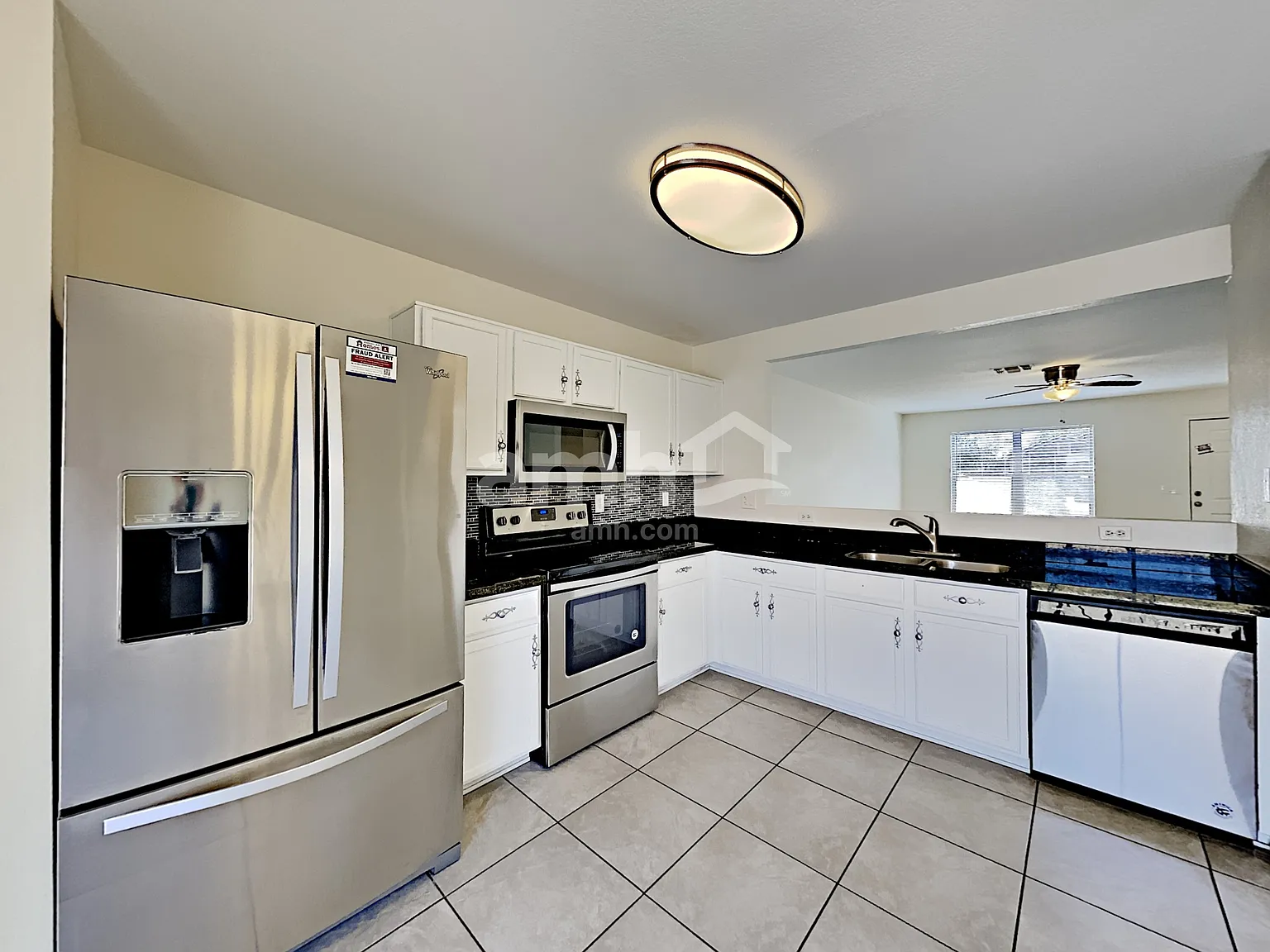 3 bed, 2.0 bath, 1303 sqft, $1,955 — Photo 3