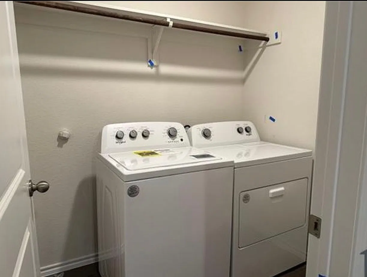 4 bed, 2119 sqft, $2,200 — Photo 4