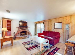 372 Conklin Rd, Big Bear Lake, CA 92315