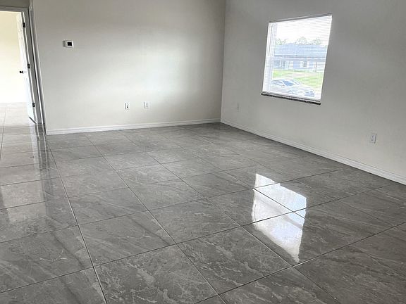 3rd image of 3000 Sunshine Blvd S