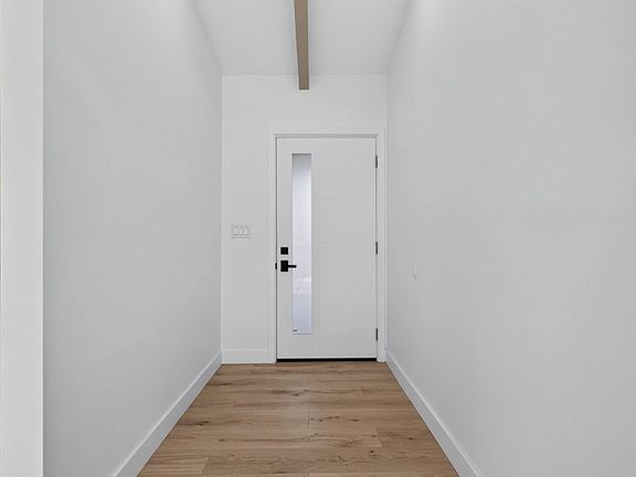 5th image of 16451 Clymer St
