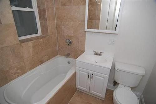 3rd image of 6172 N Winchester Ave #2