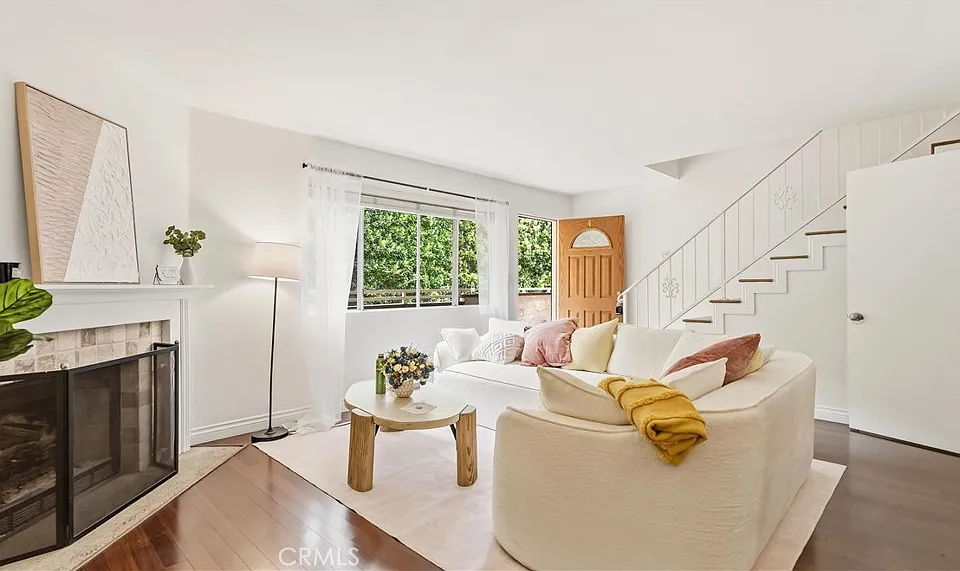 432 S Oak Knoll Ave #4