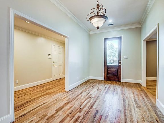 2nd image of 6206 Royal Crest Dr