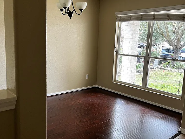 18510 Ranch View Trl — Photo 2
