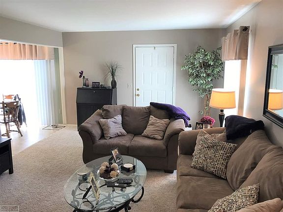 5th image of 44264 Providence Dr