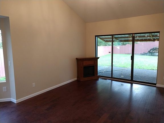 4th image of 4621 S 170th St