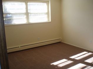 16 Ridge Dr APT 3, East Providence, RI 02914