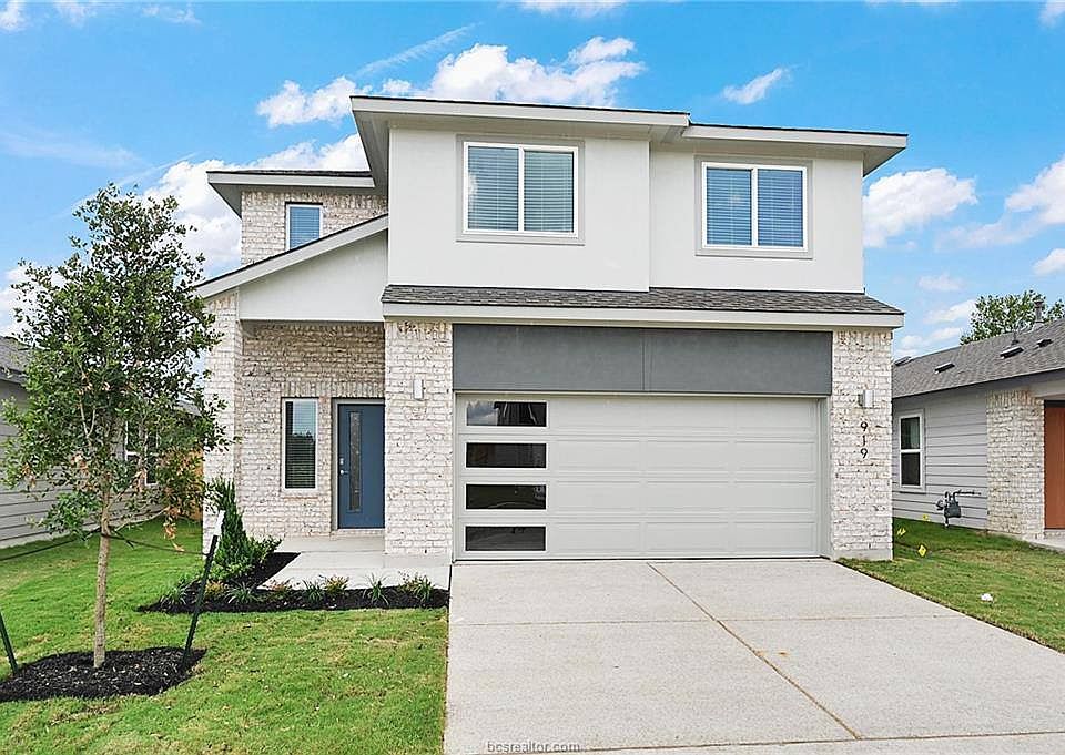1st image of 919 Lady Bird Ln