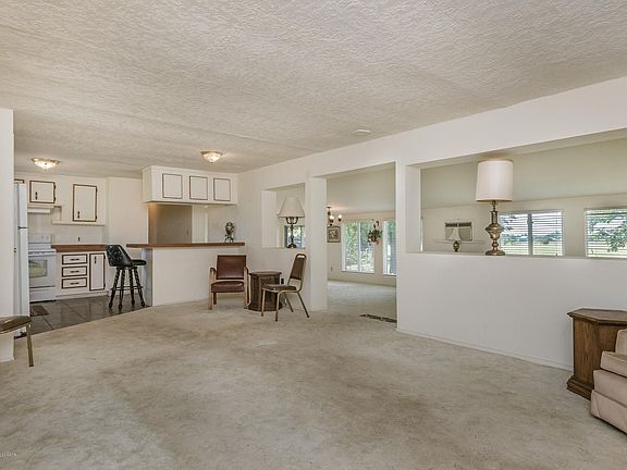 4th image of 125 Janny Dr