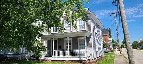 402 Queen St Photo 1