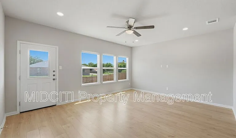 7210 John Palmer Dr #101 — Photo 14