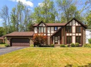24 Pinehurst Ct, East Amherst, NY 14051