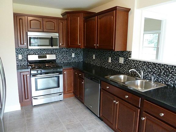 Glass tile Backsplash