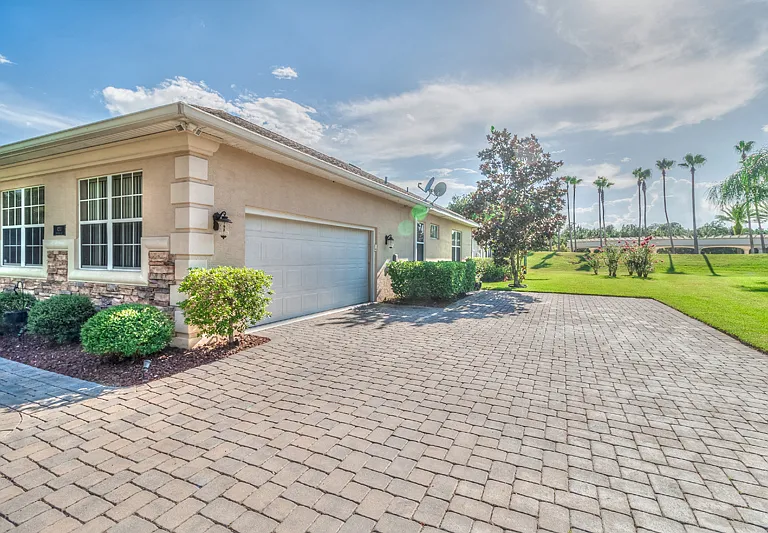 4213 Mayfair Ln — Photo 2