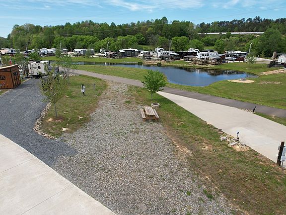 5th image of 160 Mountain Meadows Cir