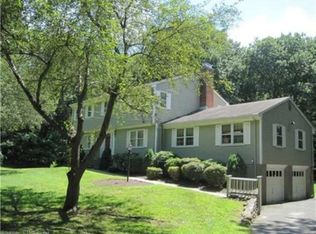 4 Sturbridge Ln, Woodbridge, CT 06525