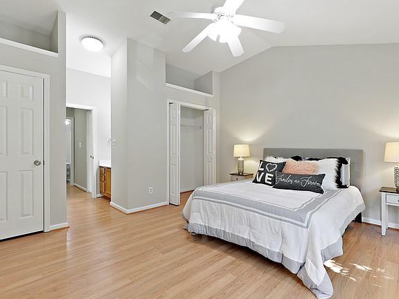 2nd image of 5914 Saint Giles Way