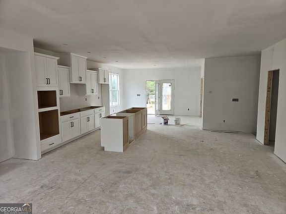 5th image of 983 Homepark Cir