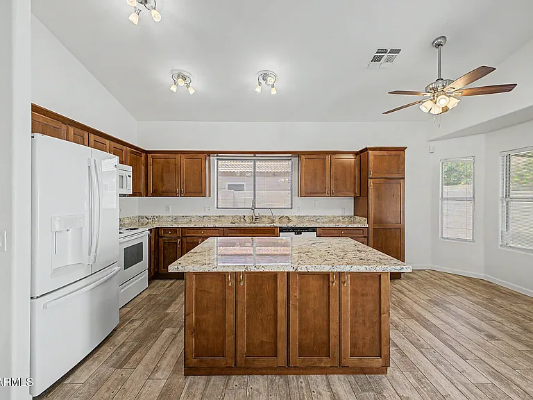 4348 E Campo Bello Dr — Photo 12