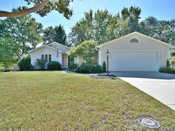 19 Woodtrace Cir, Greenville, SC 29615