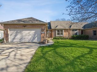 134 Pitz Ln, Batavia, IL 60510