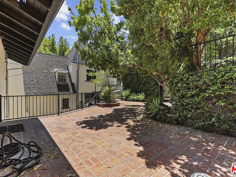 5940 Manola Way — Photo 31