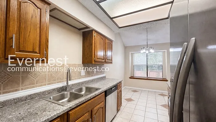 5127 Roundhill St — Photo 5