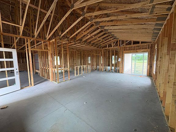 3rd image of 5801 Plumthicket St