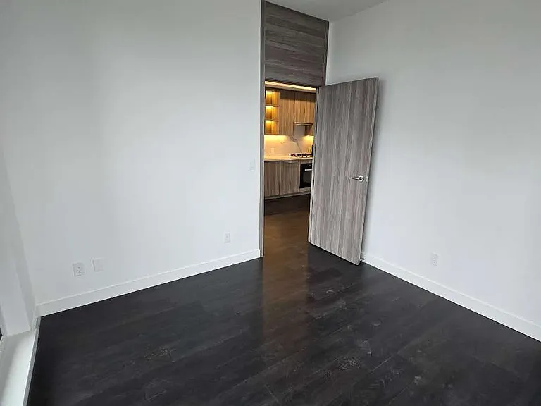 18 Esther Shiner Blvd #2111 — Photo 28
