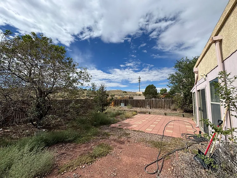 1928 Lee Loop NE — Photo 20