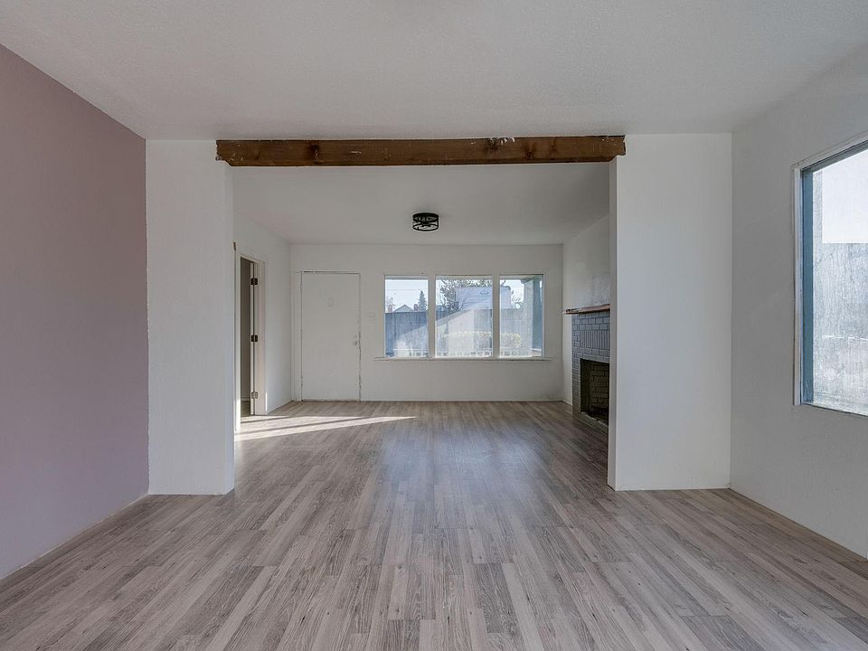 1st image of 3812 S Sheridan Ave #1