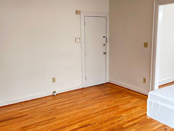 4th image of 185 Goldsmith Ave #2