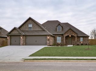 1230 Quailridge Way, Bentonville, AR 72712