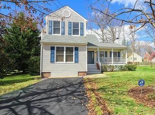 2204 Thornbury Dr, Henrico, VA 23233