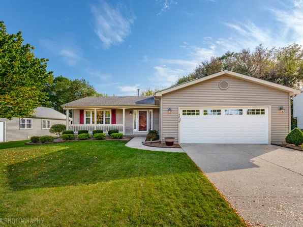 4819 W Glenbrook Trl, McHenry, IL 60050