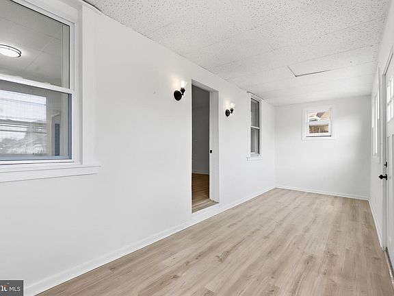 5th image of 131 Homecrest Ave